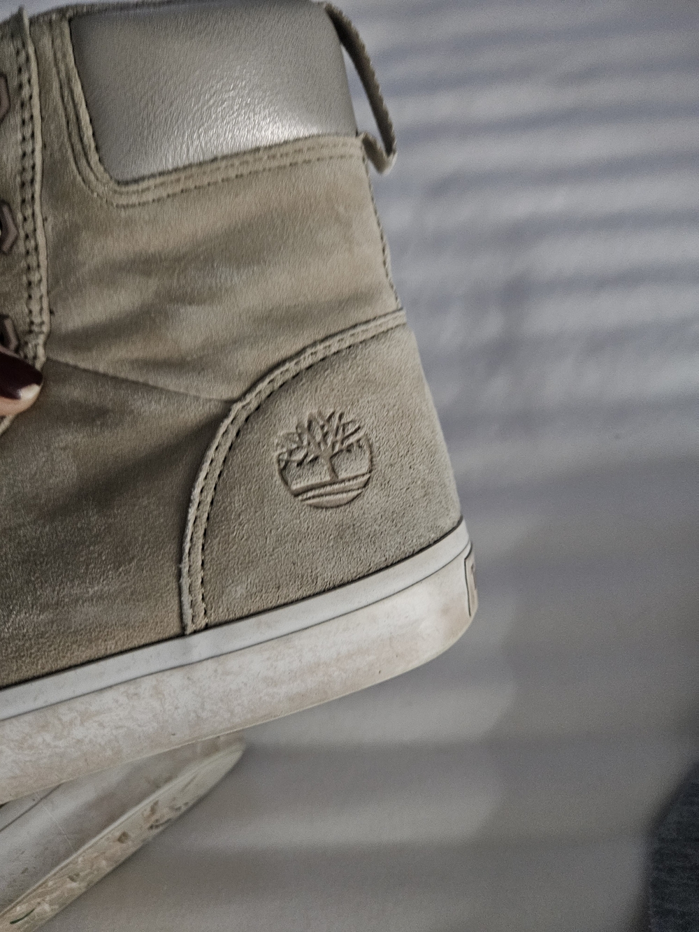 High-Top Timberland Boots - Picture 5 of 8